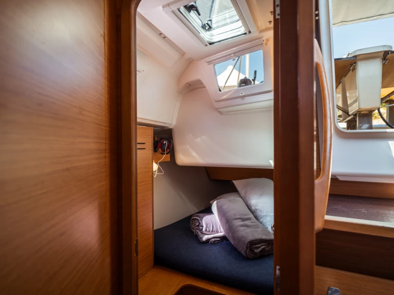 Charter a Dufour Dufour 360 Grand Large in Olbia on Samboat