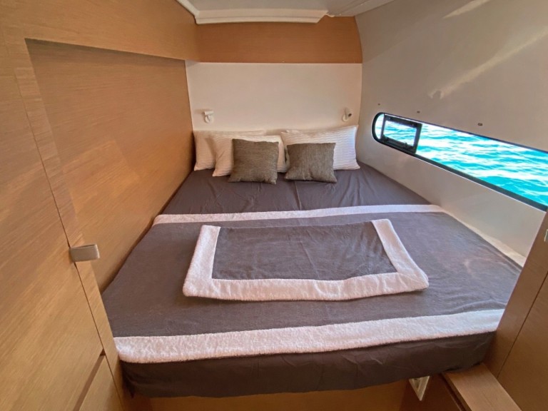 Hire a Excess Excess 11 - Pulse Line Version  Nettuno