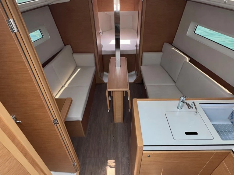 Sailboat to hire Nettuno at the best price