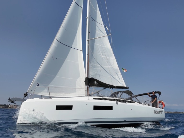 Hire a Jeanneau Sun Odyssey 380 Nettuno