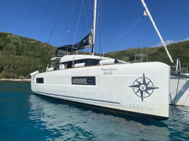 Catamaran to hire Pula at the best price