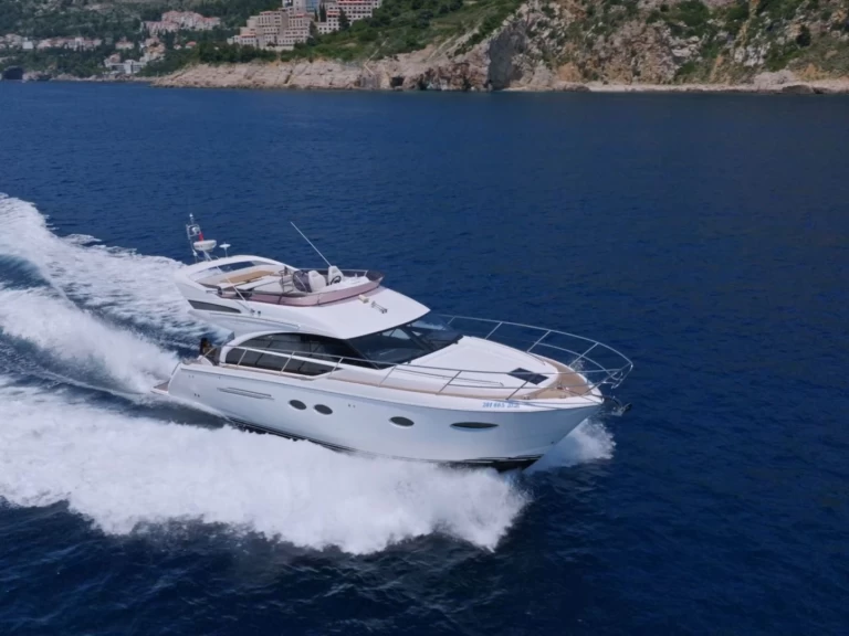 Hire Motorboat Princess with a boat licence