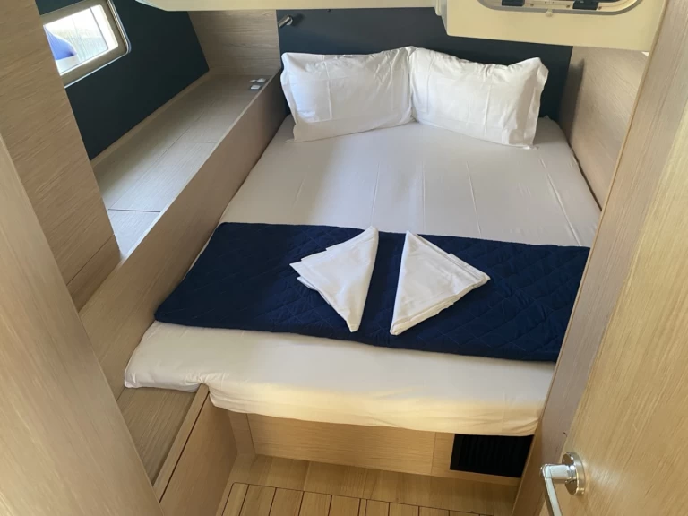 Hire Sailboat with or without skipper Bénéteau Salerno