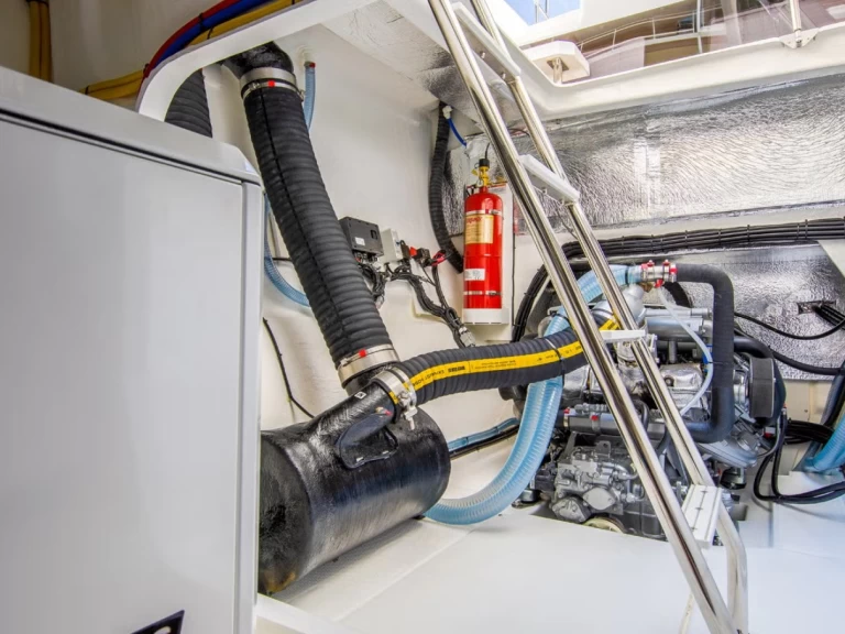 Yacht hire Cogolin cheap Leopard 46PC[G]