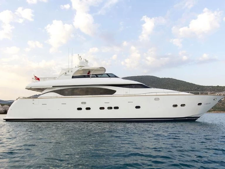 Hire a Luxury Yacht  2006 Bodrum