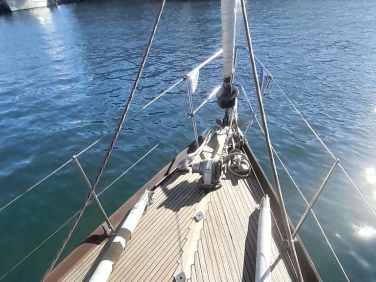 Sailboat hire in Genova - SWAN First 42