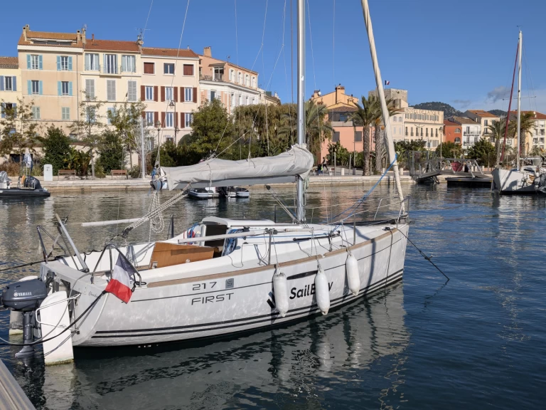 Hire Sailboat with or without skipper Bénéteau Port Fréjus