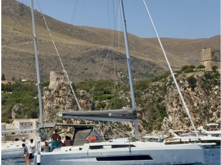 Sailboat hire in Castellammare del Golfo - Dufour Dufour 37