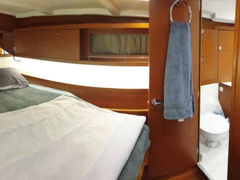 Hire Sailboat Bénéteau with a boat licence