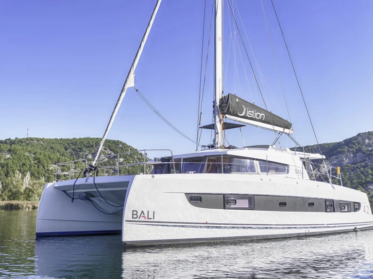 Hire a Bali Bali 4.2 Skradin