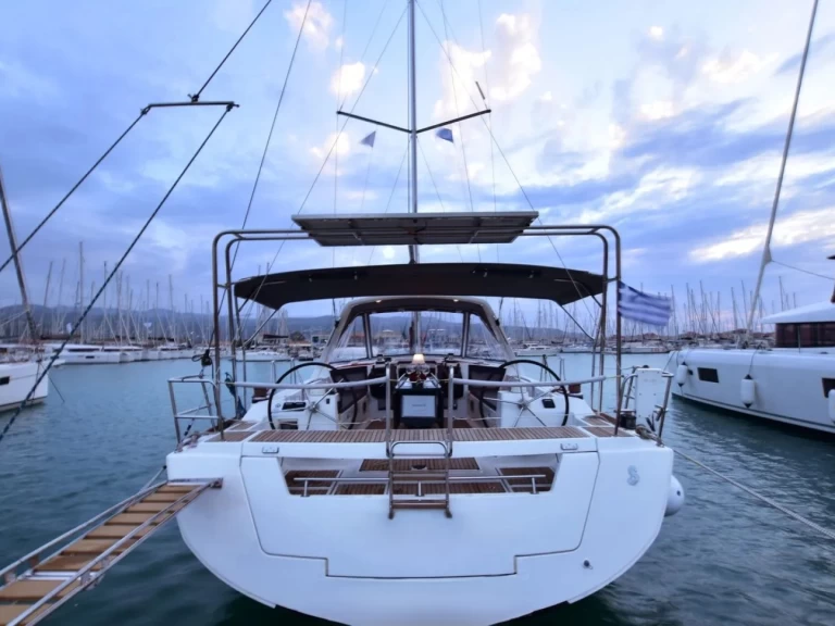 Sailboat hire in Lefkáda - Bénéteau Oceanis 45