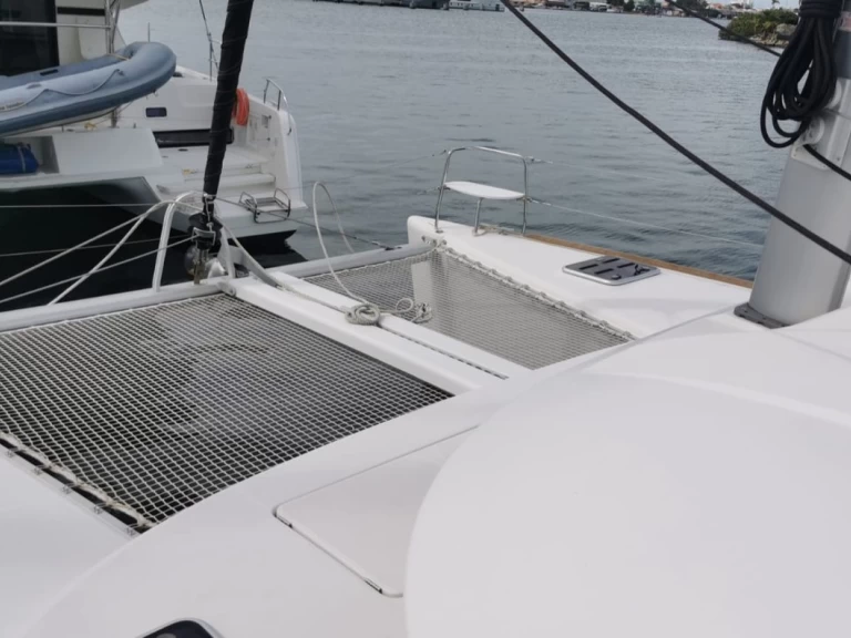 Hire a Lagoon Lagoon 380 Propriano