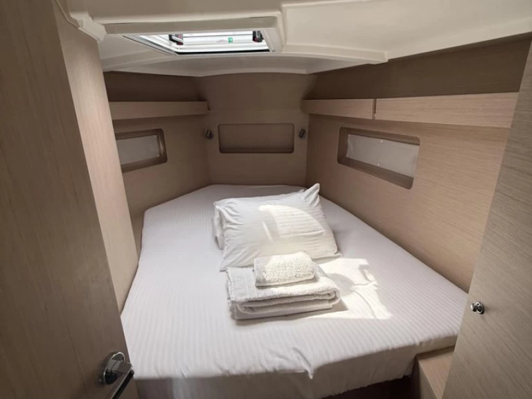 Sailboat hire in Kos - Bénéteau Oceanis 37.1