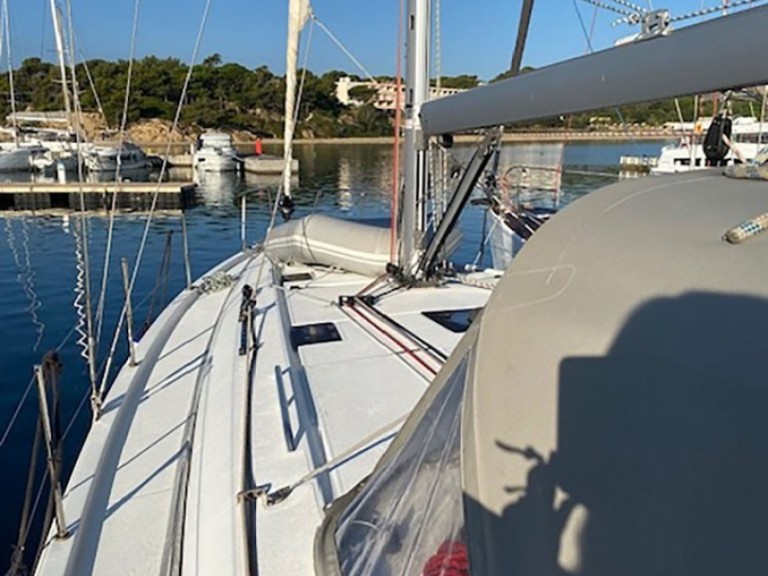 Hire Sailboat with or without skipper Bénéteau Bormes-les-Mimosas