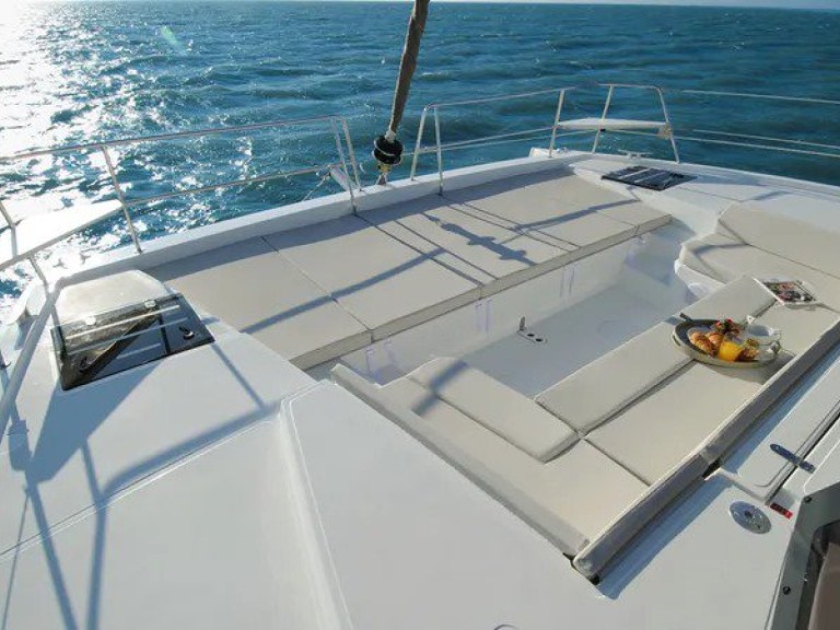 Hire Catamaran Bali with a boat licence