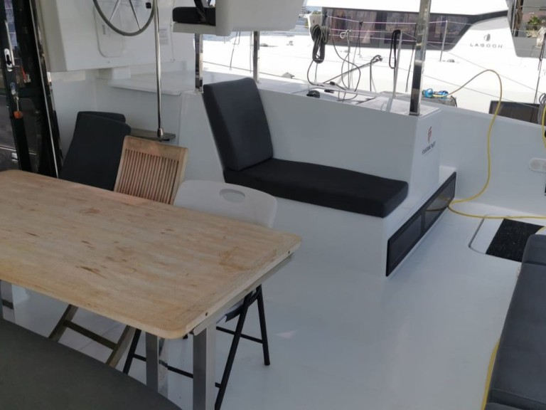 Hire Catamaran with or without skipper Fountaine Pajot Propriano