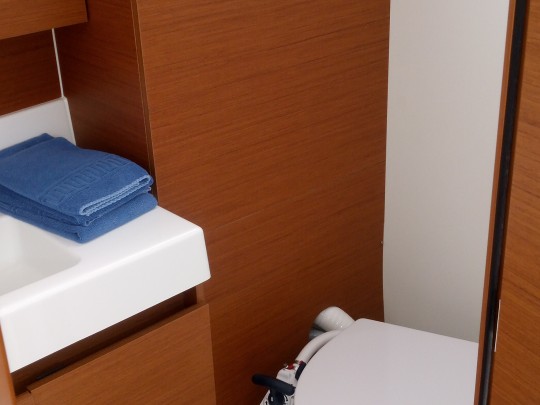 Hire Sailboat with or without skipper Jeanneau Palamós