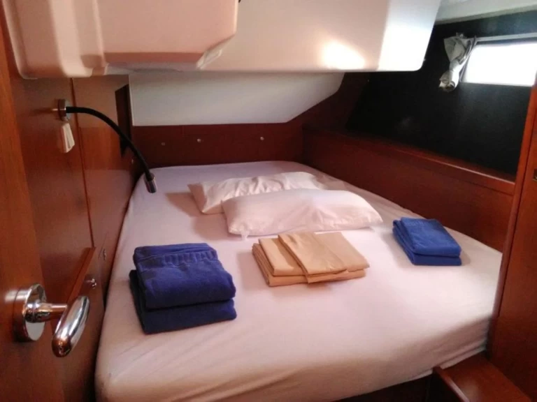 Sailboat to hire Palamós at the best price