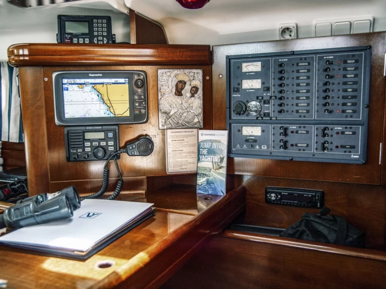 Sailboat hire in Kallithea - Bénéteau Oceanis 473