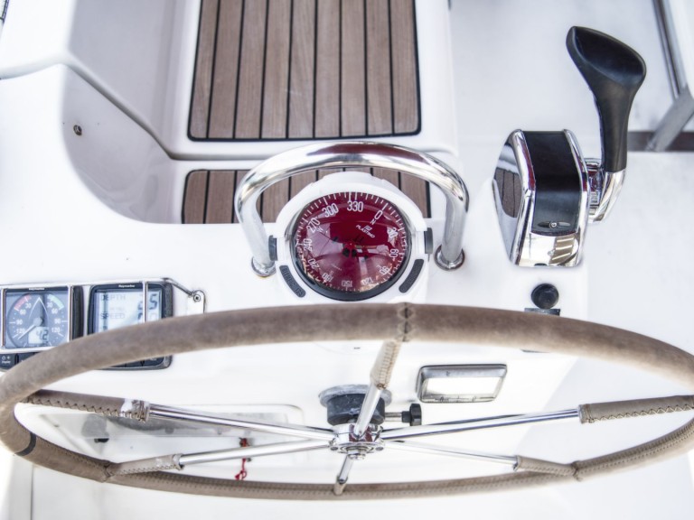 Bénéteau Oceanis 473 charter bareboat or skippered in  Kallithea