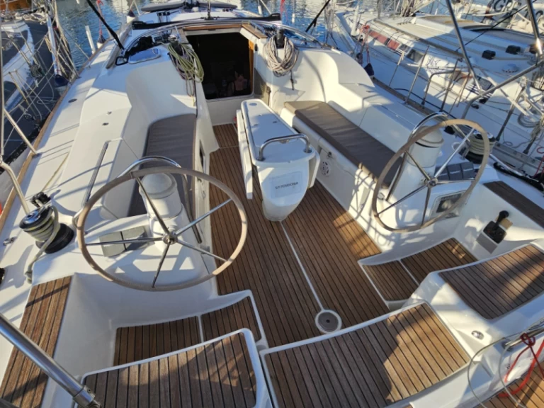 Yacht charter Kallithea - Jeanneau Sun Odyssey 42i on SamBoat