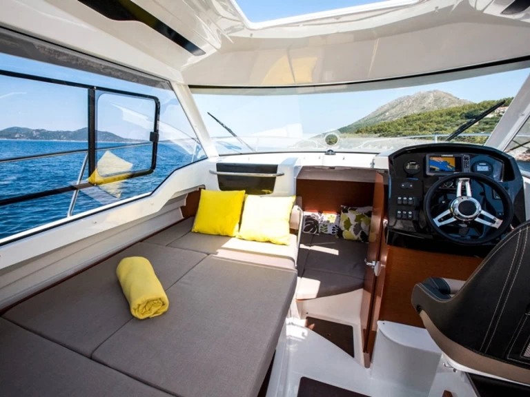 Hire Motorboat with or without skipper Jeanneau Trogir