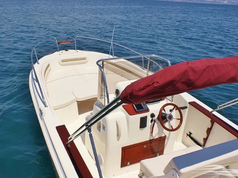 Hire a Mingolla Brava 22 Trogir