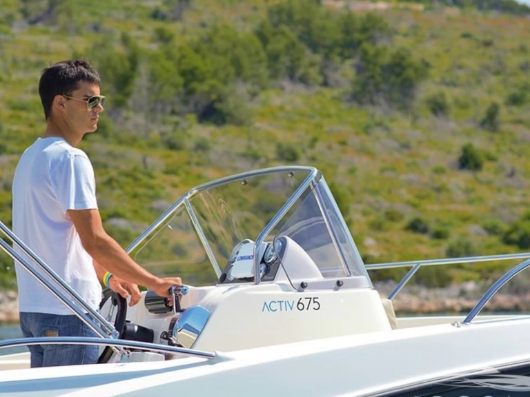 Charter a Quicksilver Quicksilver 675 Activ Open in Trogir on Samboat
