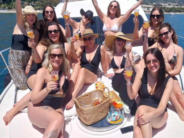 Yacht charter Marbella - Doqueve Majestic on SamBoat