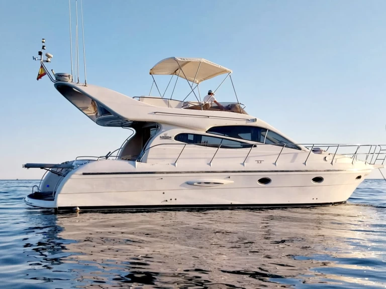 Hire Luxury Yacht with or without skipper Doqueve Marbella