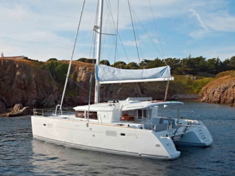 Lagoon Lagoon 450 F charter bareboat or skippered in  Portofino