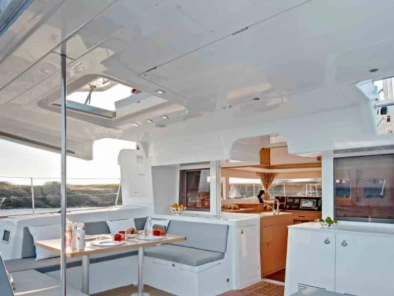 Yacht charter Portofino - Lagoon Lagoon 450 F on SamBoat