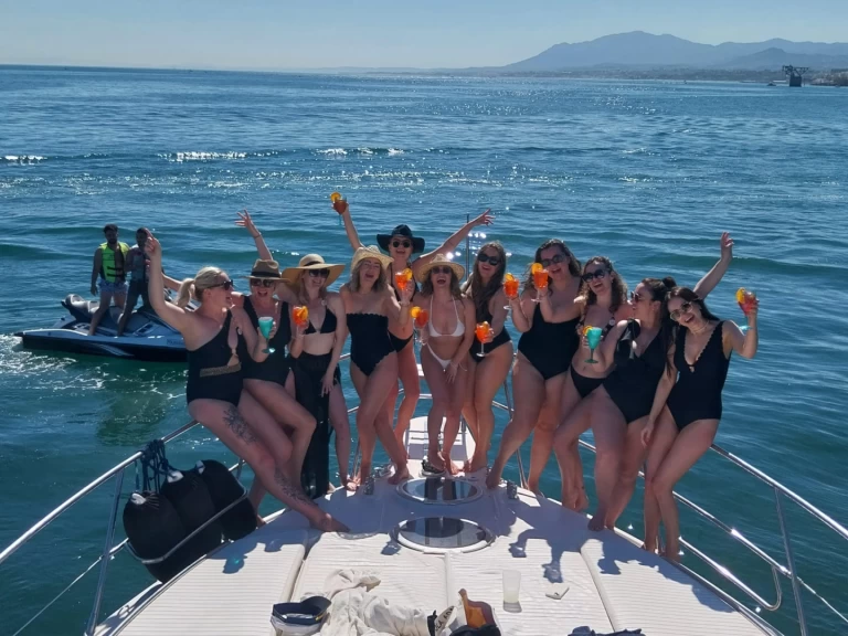 Yacht charter Marbella - Doqueve Majestic on SamBoat