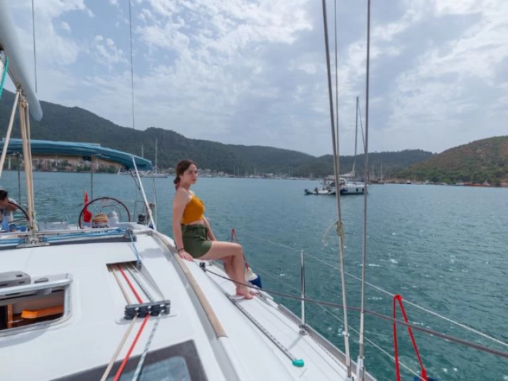 Charter a Bénéteau Beneteau Oceanis 40 Cansum in Fethiye on Samboat