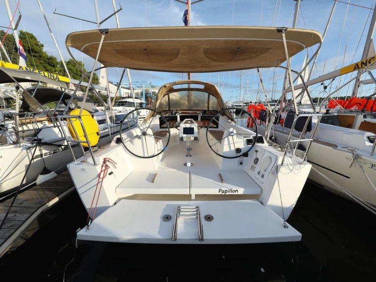 Hire Sailboat with or without skipper Dufour Trogir