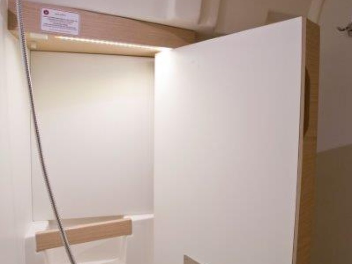 Charter a Bénéteau Oceanis 51.1 in Alimos on Samboat