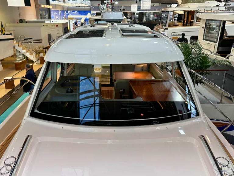 Yacht charter Split - Nimbus Nimbus 305 Coupe on SamBoat