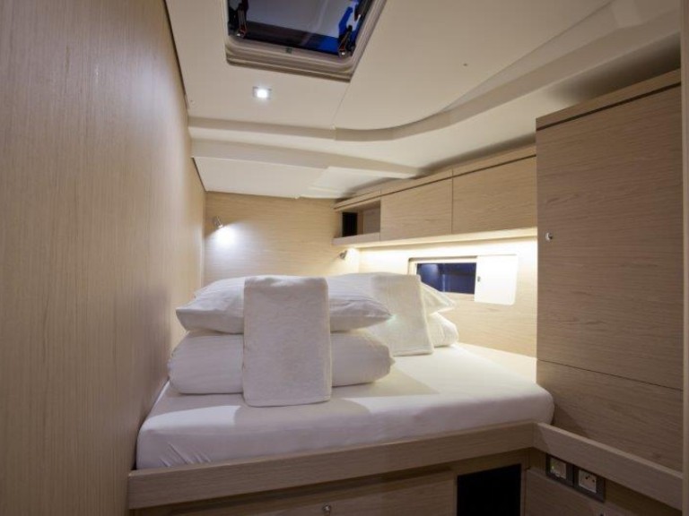 Yacht hire Alimos cheap Oceanis 51.1