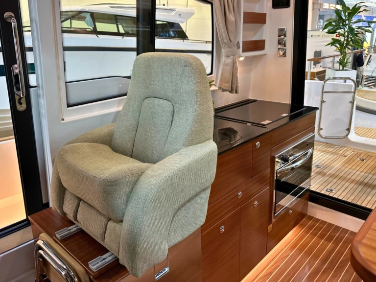 Yacht charter Split - Nimbus Nimbus 305 Coupe on SamBoat