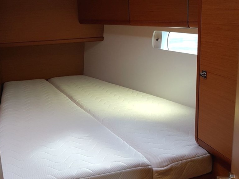 Sailboat hire in Pylos - Jeanneau Sun Odyssey 519