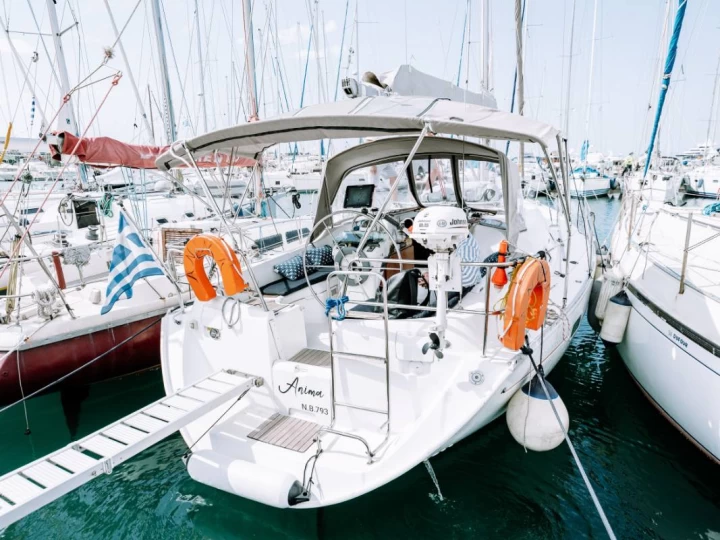 Charter a Bénéteau oceanis clipper 361 in Kallithea on Samboat