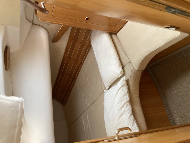 Hire Sailboat Kirie with a boat licence