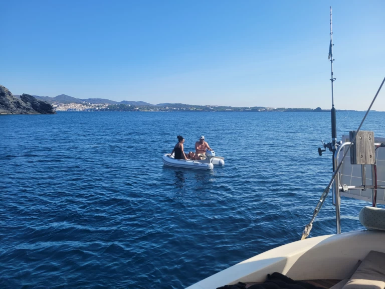 Charter a Bénéteau Oceanis 430 in Port Leucate on Samboat