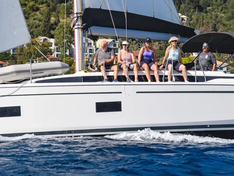 Hire Sailboat Bavaria with a boat licence