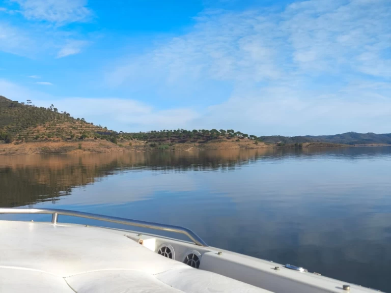 Hire a Glastron SSV 215 Ferragudo