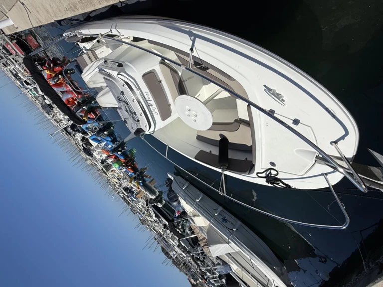 Yacht charter Marseille - Jeanneau Cap Camarat 7.5 CC Serie 2 on SamBoat