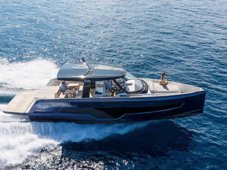 Hire Motorboat Fjord with a boat licence