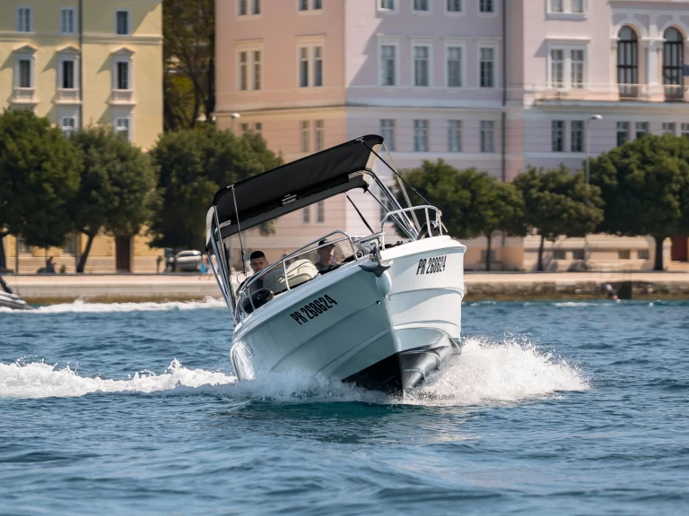 Yacht hire Zadar cheap 730 HBS