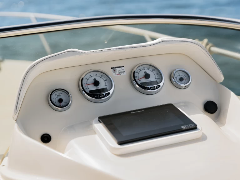 Motorboat hire in Zadar - Eolo 730 HBS