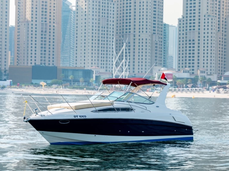 Hire Motorboat Régal with a boat licence